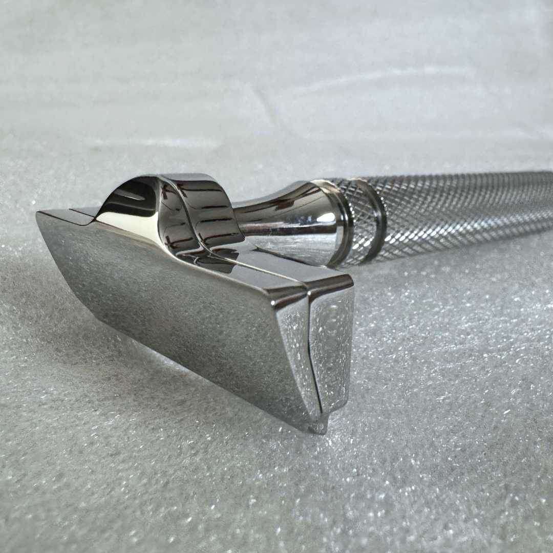 SteelMaster Razor